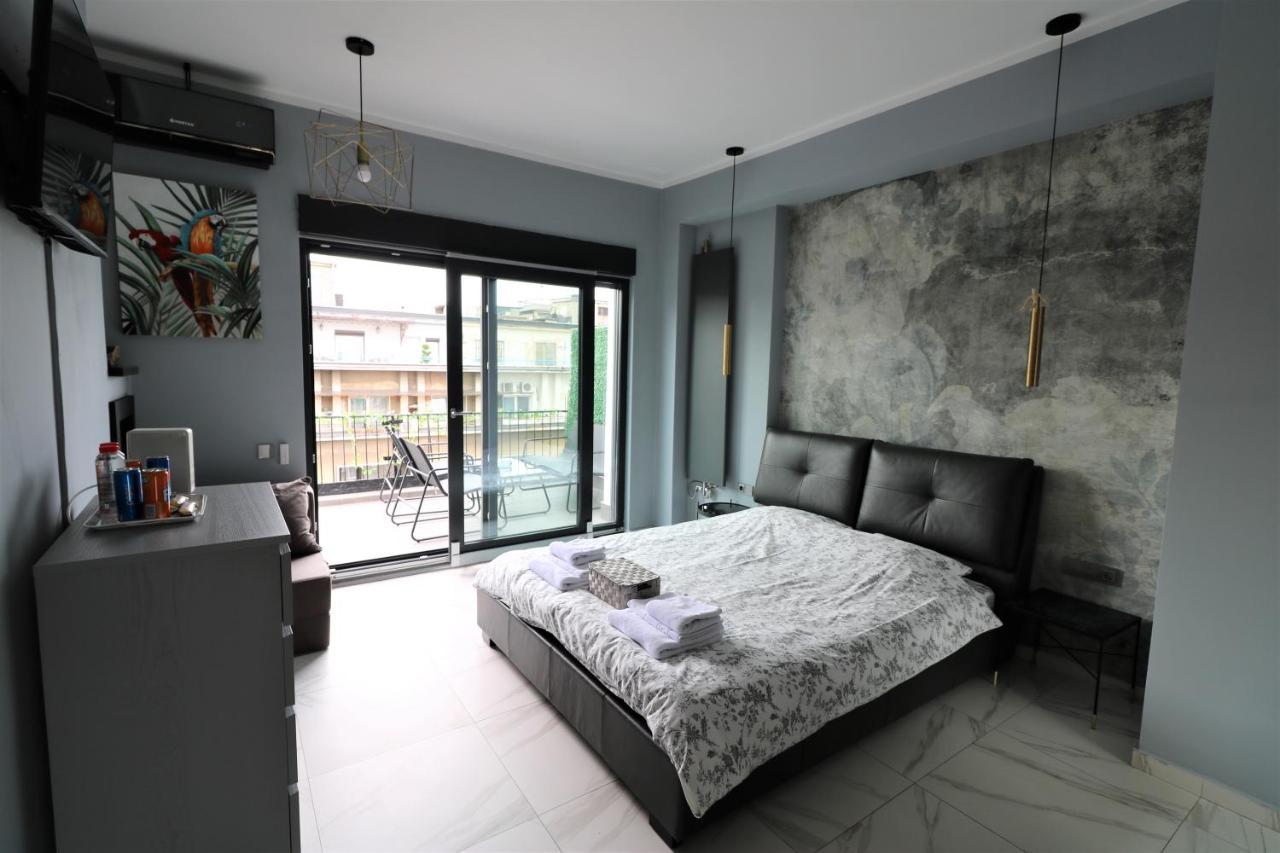 Deluxe Skyline Retreat Studio - Old Town บูคาเรสต์ ภายนอก รูปภาพ