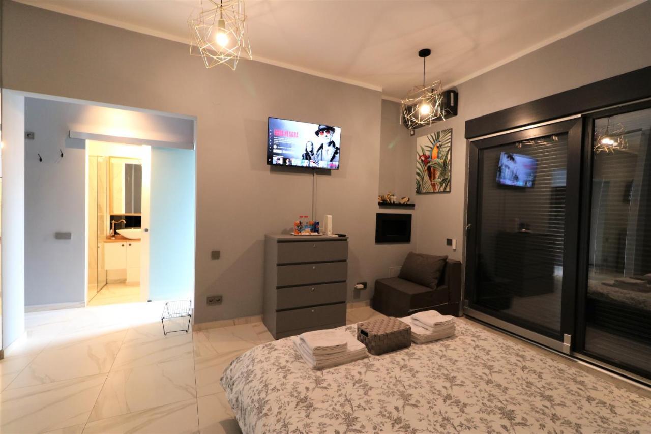 Deluxe Skyline Retreat Studio - Old Town บูคาเรสต์ ภายนอก รูปภาพ