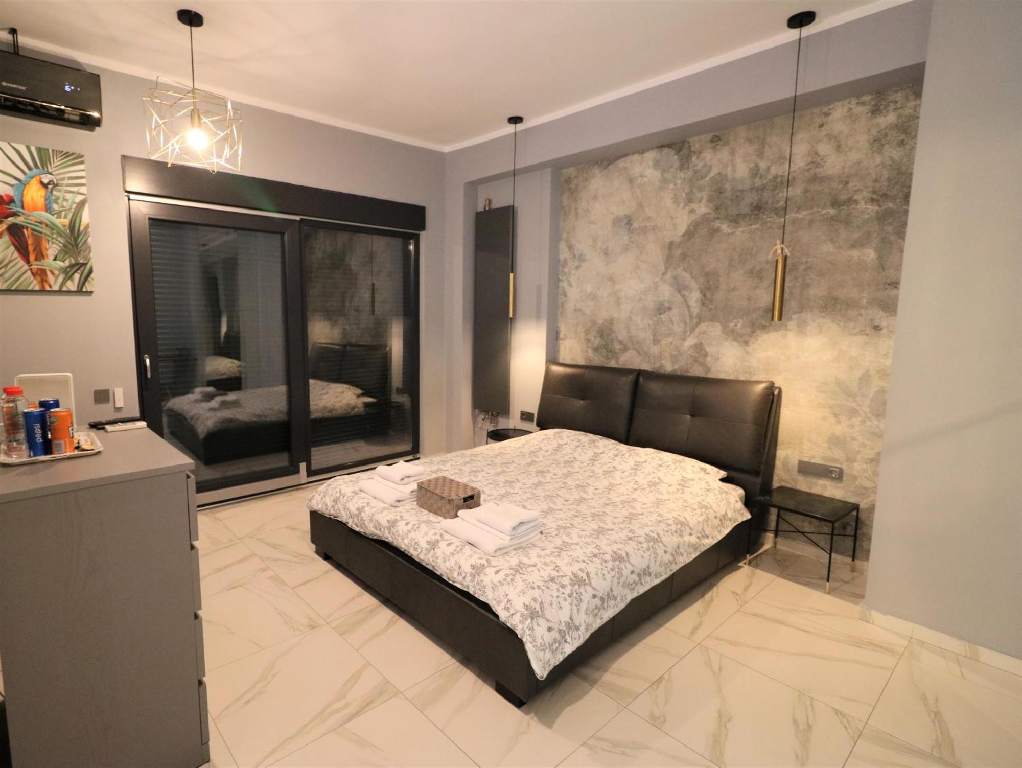 Deluxe Skyline Retreat Studio - Old Town บูคาเรสต์ ภายนอก รูปภาพ